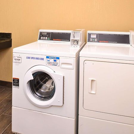 טולדו Comfort Inn & Suites מראה חיצוני תמונה