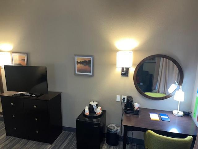 טולדו Comfort Inn & Suites מראה חיצוני תמונה
