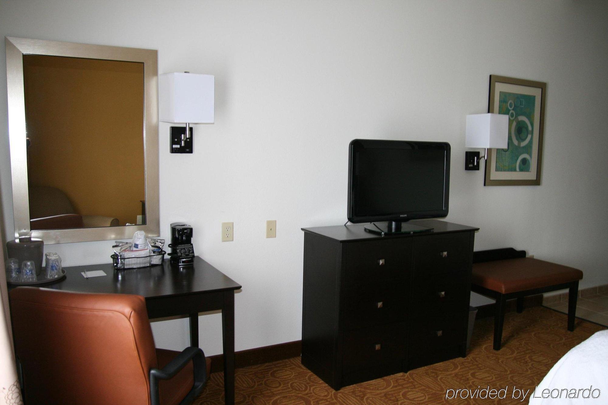 טולדו Comfort Inn & Suites חדר תמונה