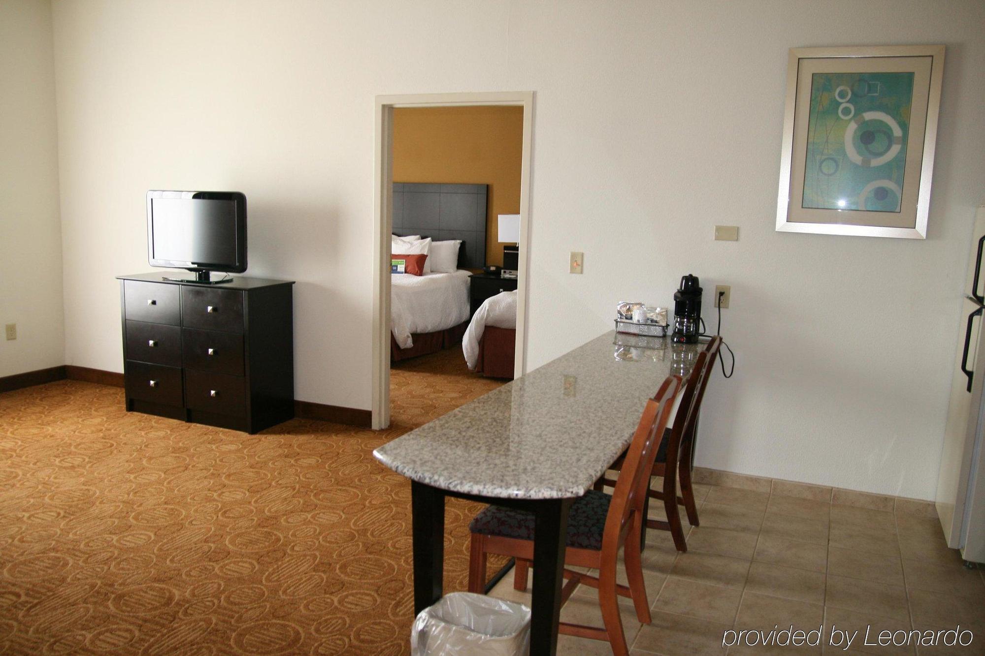 טולדו Comfort Inn & Suites חדר תמונה