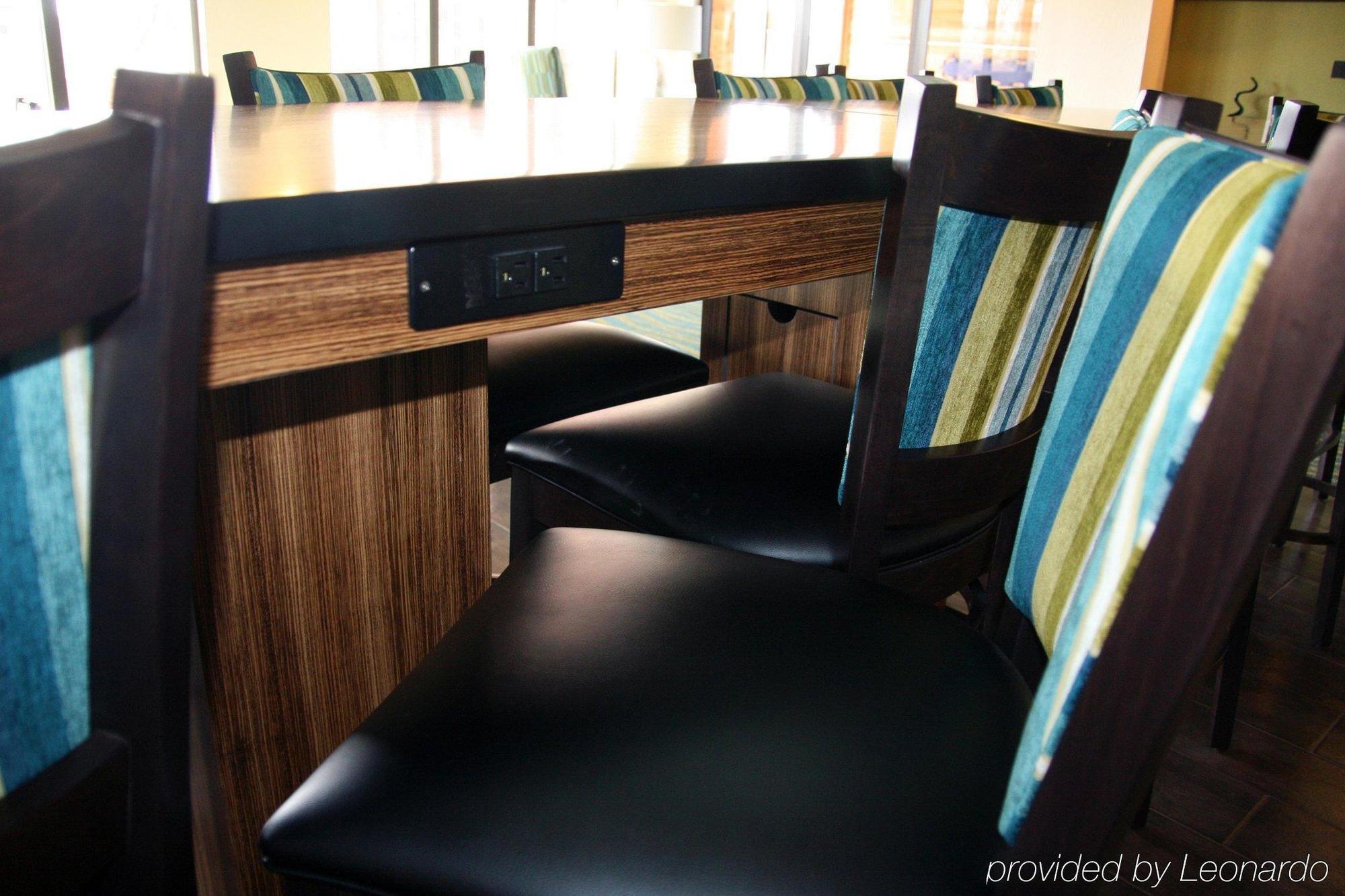 טולדו Comfort Inn & Suites מראה חיצוני תמונה