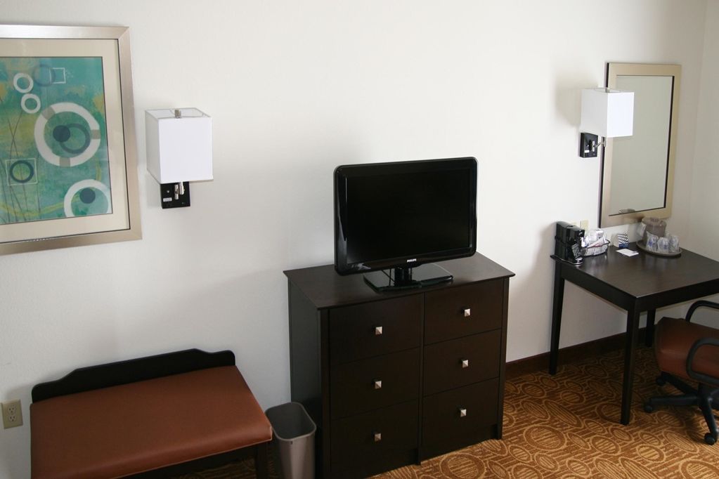 טולדו Comfort Inn & Suites חדר תמונה